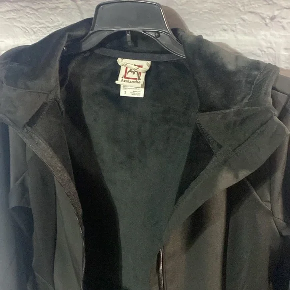 NWT Avalanche Women’s Lined Hooded Black Soft Shell Jacket Size S Fits Like XS - Picture 7 of 15